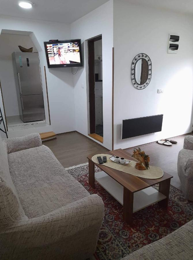Stan Na Dan Gornji Milanovac-Centar-Nova Gradnja Lägenhet Exteriör bild