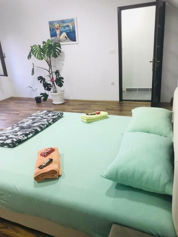 Stan Na Dan Gornji Milanovac-Centar-Nova Gradnja Lägenhet Exteriör bild